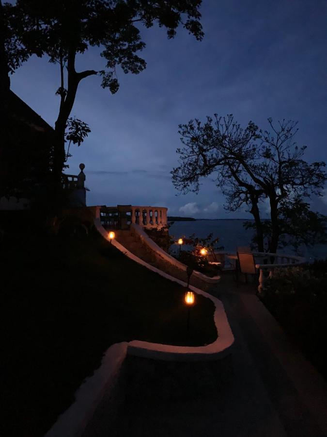 三月依奥罗酒店 Contadora Island 外观 照片